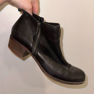 LUCKY BRAND ANKLE BOOTIES